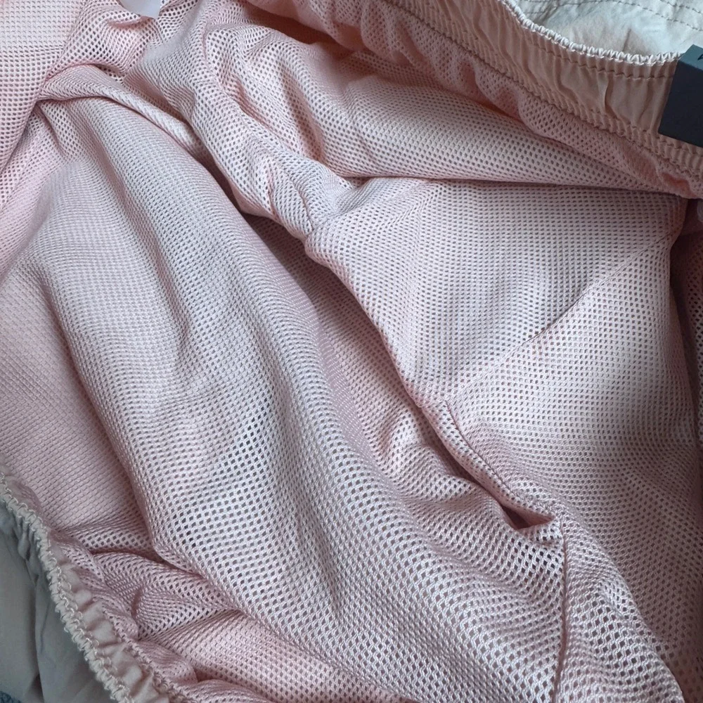 NWT VRST Men's XXL Pink 5" Inseam Every Day Shorts Stretch Mesh Lined - Picture 3 of 6